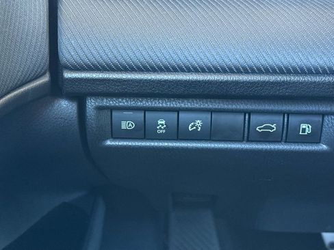 Used 2025 Toyota Camry SE FWD image 38