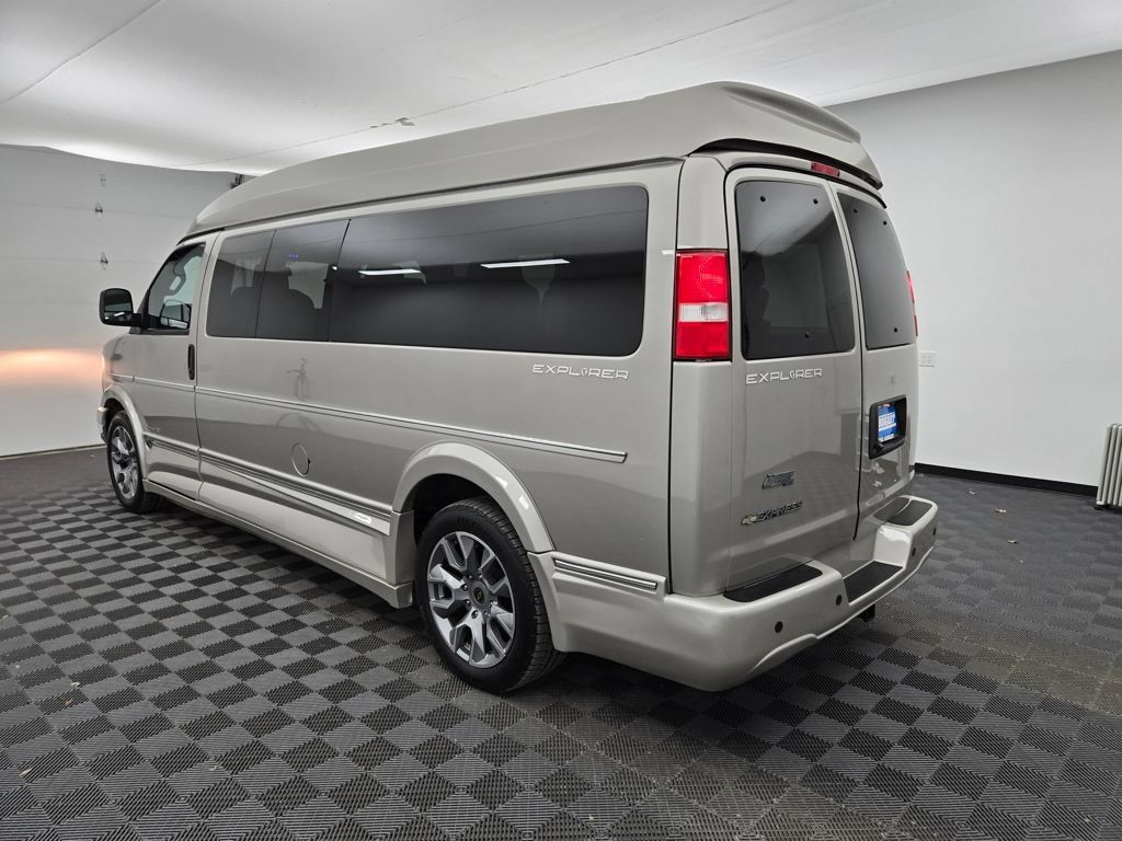 Used 2023 Chevrolet Express 2500 Extended RWD image 12