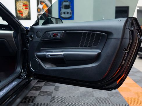 Used 2015 Ford Mustang GT Premium RWD image 30