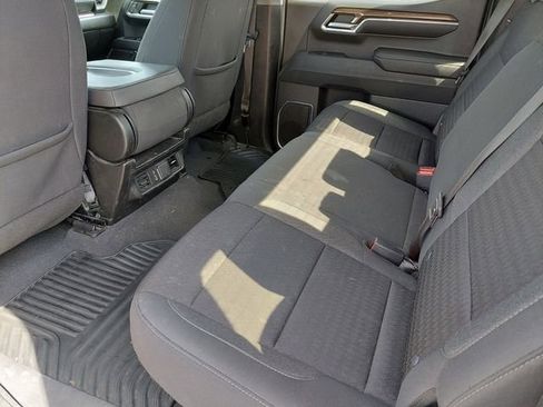 Used 2023 Chevrolet Silverado 1500 LT AWD/4WD image 3