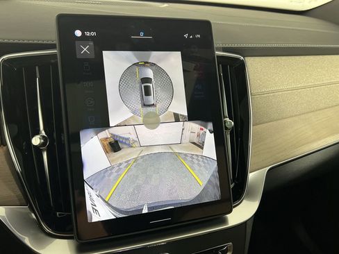 New 2026 Volvo XC90 B6 Plus w/ Protection Package Premier image 23