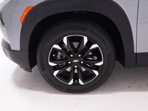 Used 2023 Chevrolet TrailBlazer LT FWD image 11
