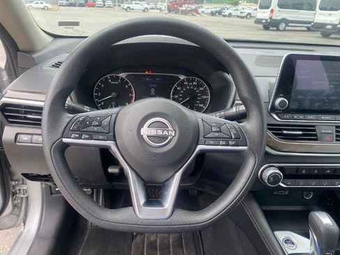 Used 2023 Nissan Altima 2.5 SV FWD image 18
