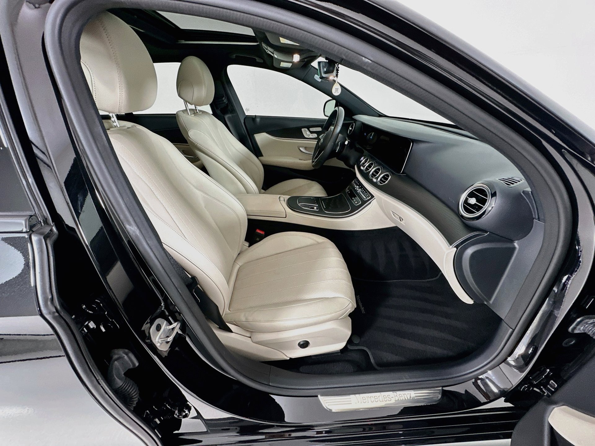 Certified 2023 Mercedes-Benz E 350 Sedan image 31
