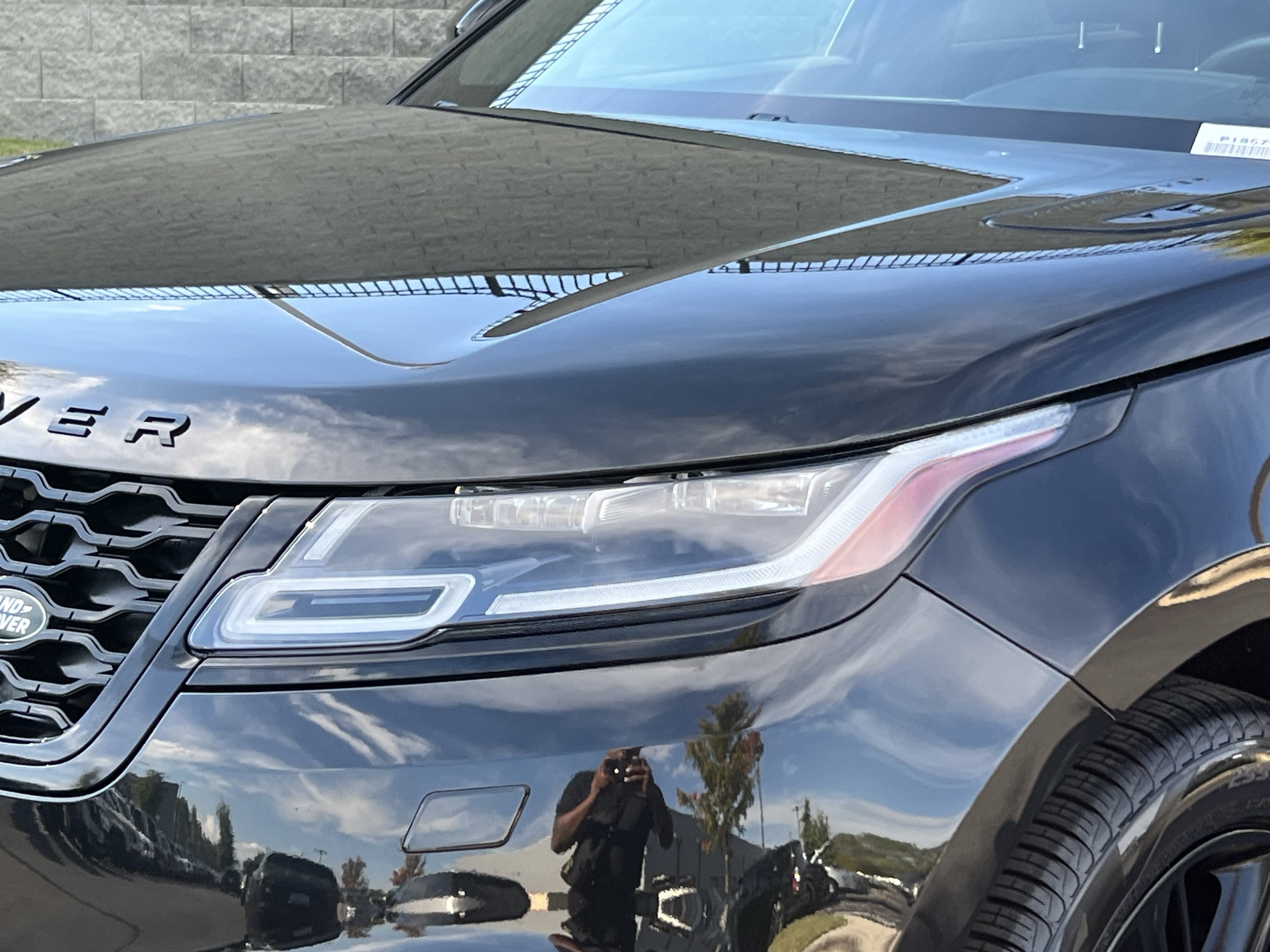 Certified 2023 Land Rover Range Rover Velar R-Dynamic S AWD/4WD image 12