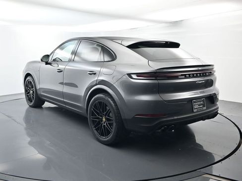 Certified 2024 Porsche Cayenne Coupe AWD/4WD image 3