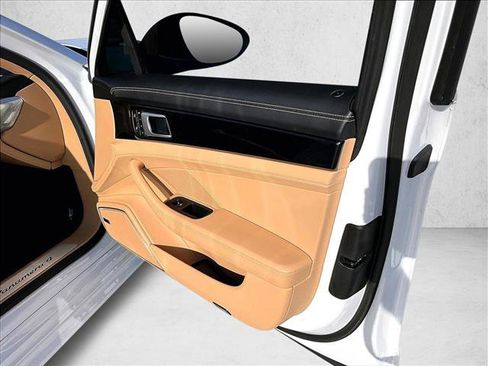 Used 2023 Porsche Panamera 4 image 19