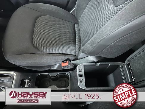Certified 2018 Jeep Renegade Altitude AWD/4WD image 29