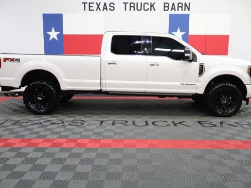 Used 2017 Ford F350 Platinum w/ Platinum Ultimate Package AWD/4WD image 19