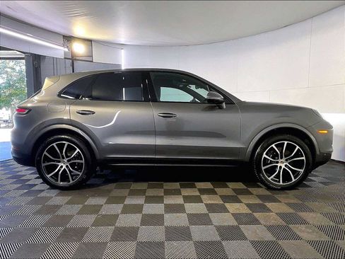 Certified 2024 Porsche Cayenne AWD/4WD image 8