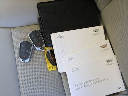 Used 2022 Cadillac XT4 Premium Luxury w/ Technology Package FWD image 36