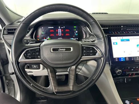 Used 2022 Jeep Grand Cherokee Overland w/ Advanced Protech Group III image 14