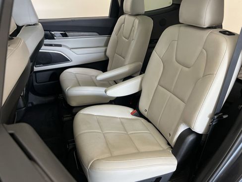 Used 2022 Kia Telluride SX w/ Nightfall Edition Package AWD/4WD image 24