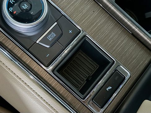 Used 2024 Ford Expedition Limited image 26