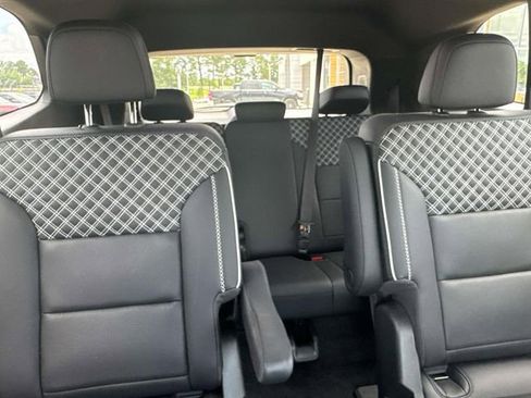 Used 2025 GMC Acadia Denali w/ Super Cruise Package AWD/4WD image 14