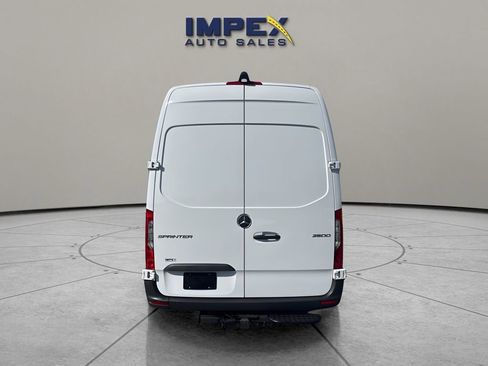 Used 2025 Mercedes-Benz Sprinter 2500 image 4