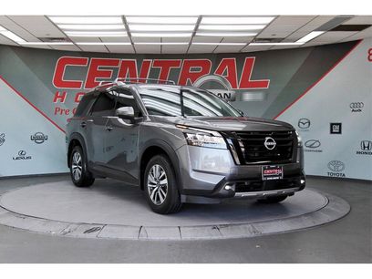 Used 2023 Nissan Pathfinder SL w/ Lighting Package (N92)