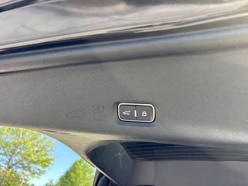 Used 2025 Lincoln Navigator Reserve AWD/4WD image 11