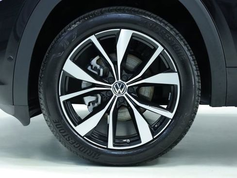 New 2026 Volkswagen Atlas Cross Sport SEL Premium R-Line AWD/4WD image 8