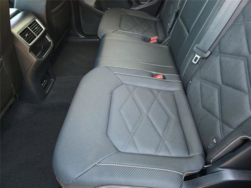 Used 2024 Volkswagen Atlas Cross Sport SE image 10