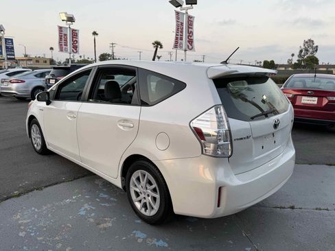 Used 2014 Toyota Prius V Two FWD image 11