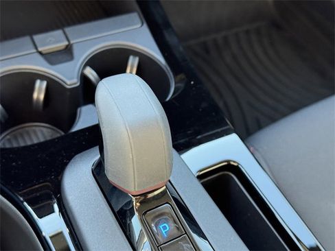 Used 2025 Toyota Prius SE image 20