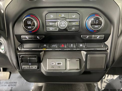Certified 2019 Chevrolet Silverado 1500 LT w/ All-Star Edition AWD/4WD image 22