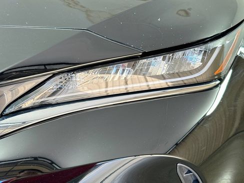Used 2021 Toyota Venza LE w/ Carpet Mat Package (TMS) AWD/4WD image 37