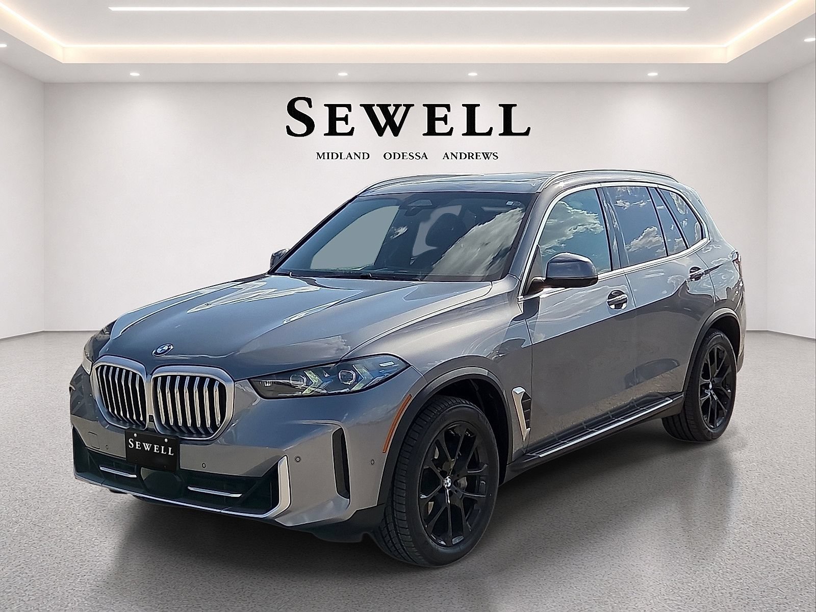 Used 2025 BMW X5 xDrive40i AWD/4WD image 1