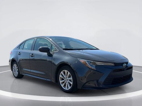 Used 2024 Toyota Corolla LE w/ LE Premium Package FWD image 5