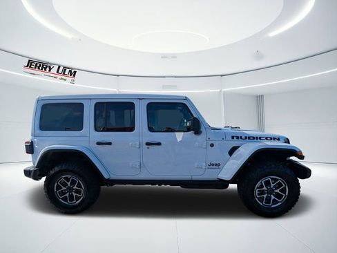 Used 2026 Jeep Wrangler Unlimited Rubicon image 2