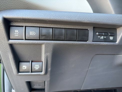 Used 2024 Toyota Sienna XLE image 13