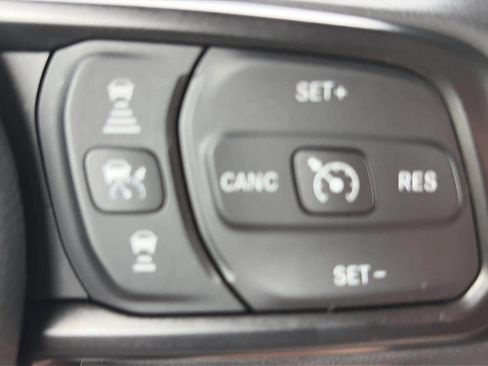 Used 2025 Jeep Wrangler Unlimited Sport AWD/4WD image 16