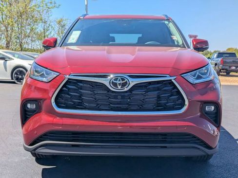 New 2026 Toyota Highlander Limited AWD/4WD image 10