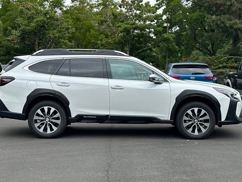Used 2025 Subaru Outback Touring XT AWD/4WD image 3