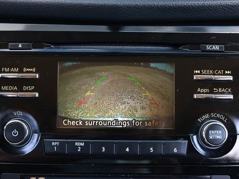 Used 2014 Nissan Rogue SV image 32