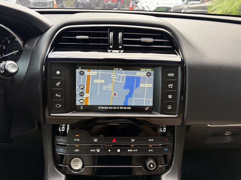 Used 2018 Jaguar F-PACE Premium AWD/4WD image 25