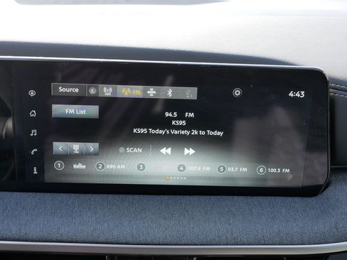 Certified 2025 Nissan Kicks SV image 22