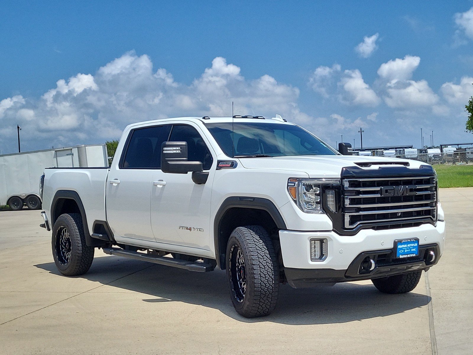 Used 2020 GMC Sierra 2500 AT4 w/ AT4 Premium Package AWD/4WD image 3