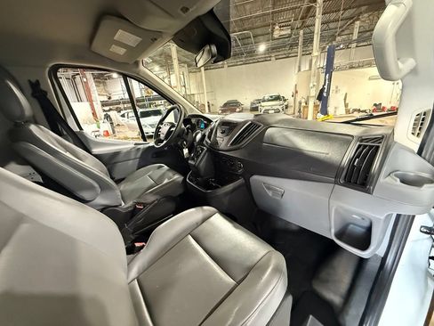 Used 2016 Ford Transit 250 130 Low Roof RWD image 11