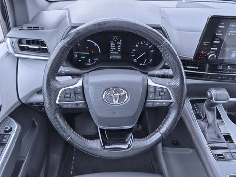 Used 2021 Toyota Sienna AWD image 24