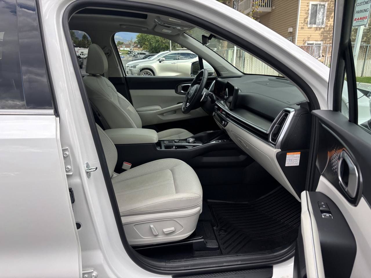 Used 2025 Kia Sorento EX w/ EX Panoramic Sunroof Package AWD/4WD image 24