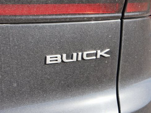 Used 2025 Buick Enclave Preferred image 11