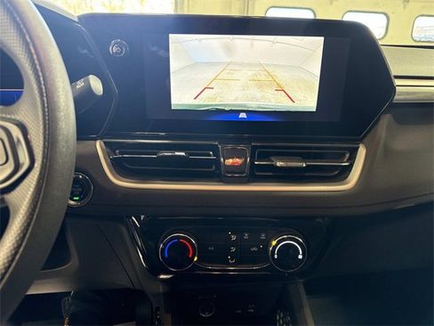 Used 2025 Chevrolet TrailBlazer LT image 12