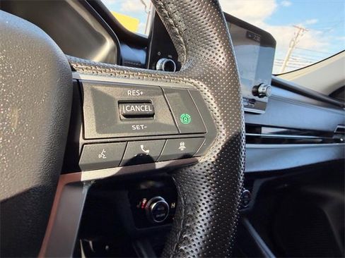 Used 2024 Mitsubishi Outlander SE image 12