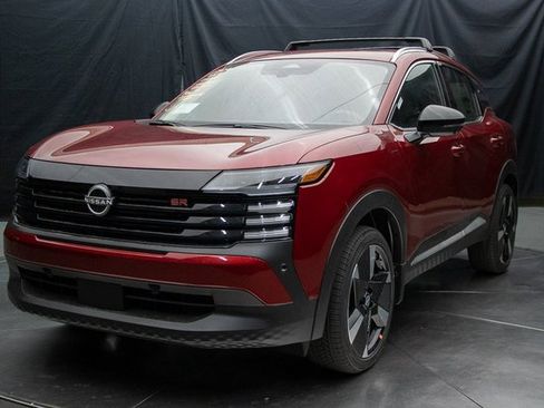 New 2026 Nissan Kicks SR w/ SR Premium Package image 6