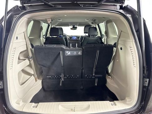 Used 2018 Chrysler Pacifica Touring-L Plus w/ Advanced Safetytec Group image 26