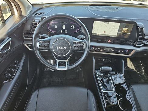 Used 2025 Kia Sportage EX image 24