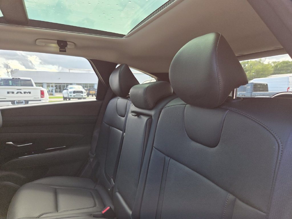 Used 2025 Hyundai Tucson Limited FWD image 22