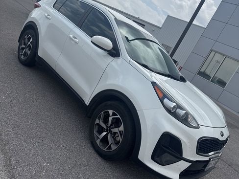 Used 2020 Kia Sportage LX image 4